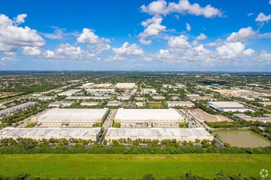 More Photos Of 4020 NW 126th Ave, Coral Springs Distribution For Lease