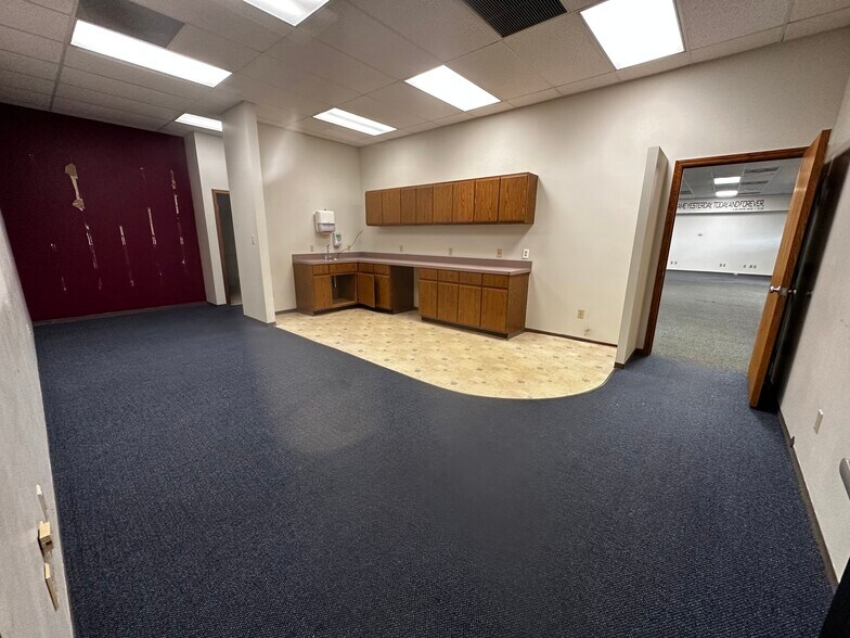 More Photos Of 8343 E 32nd St N, Wichita Office For Lease