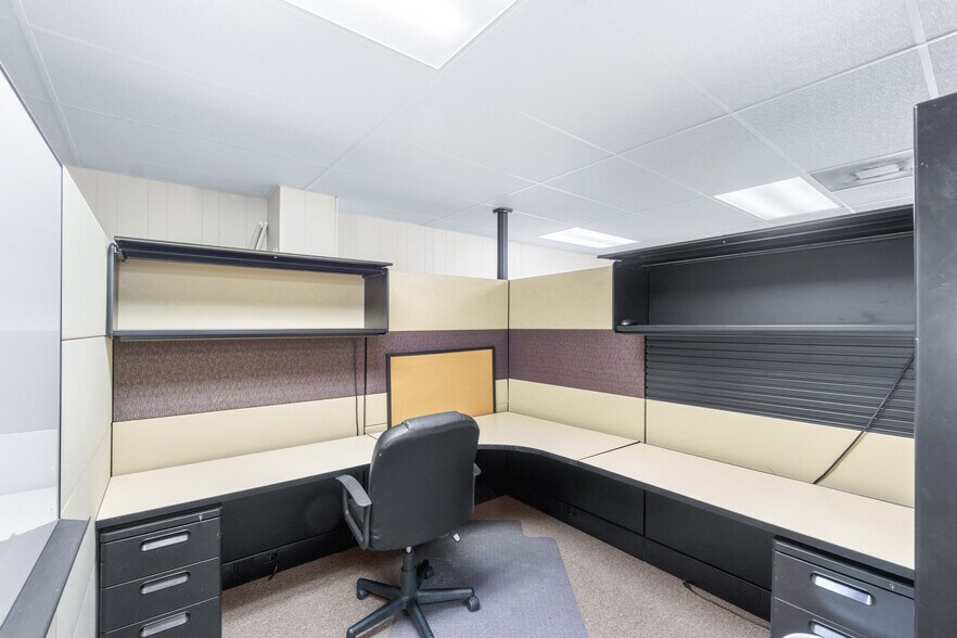 More Photos Of 3565 Main St, Jasper Office For Sale