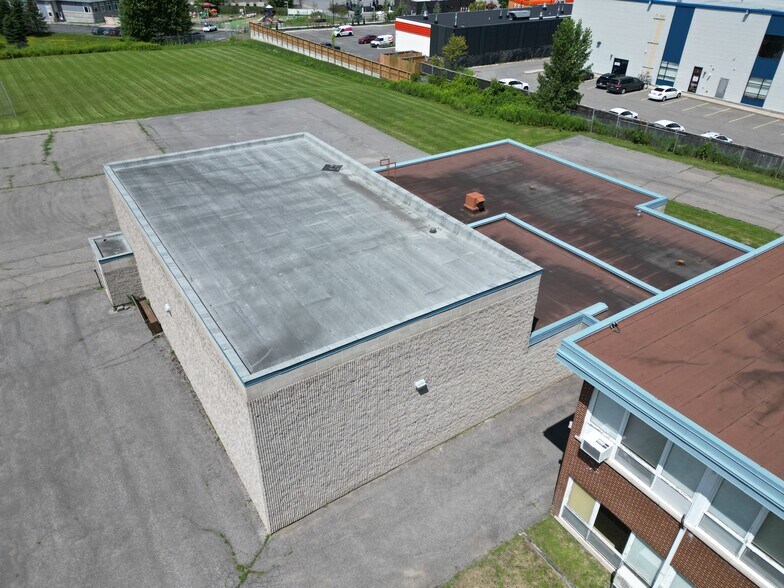 More Photos Of 3775 St Joseph Blvd, Ottawa Schools For Sale