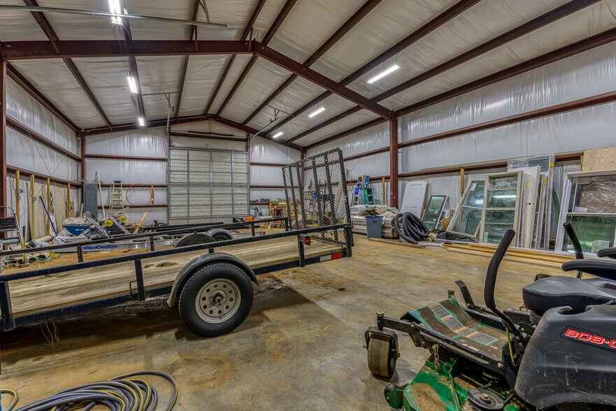 More Photos Of 159 Mitch Ave, Tuscumbia Self Storage For Lease