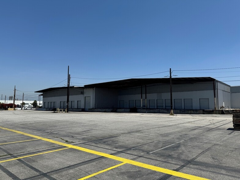 More Photos Of 5525 S Soto St, Vernon Warehouse For Lease