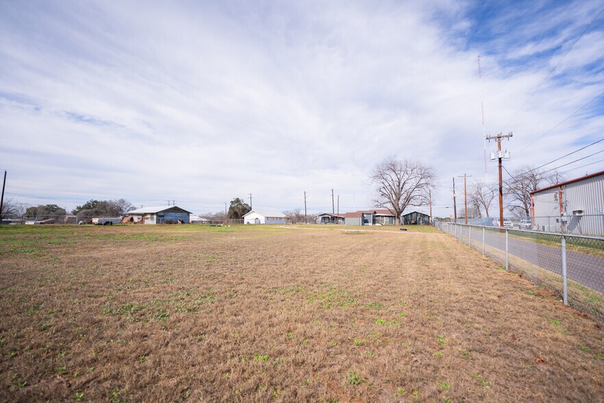 More Photos Of 7050 US Highway 87, San Antonio General Retail For Sale