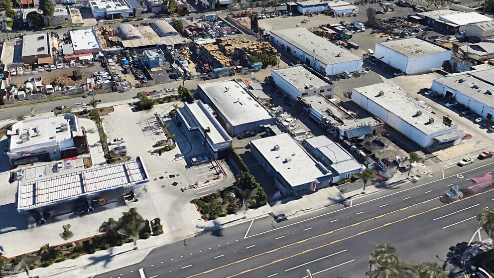 More Photos Of 2621 S Main St, Santa Ana Manufacturing For Sale