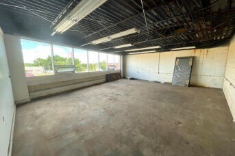 More Photos Of 306 S Summit St, Toledo Flex For Sale