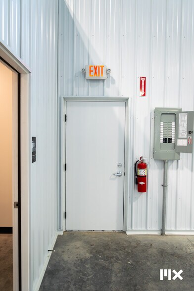 More Photos Of 1709 Dewent St, Jenison Light Manufacturing For Lease