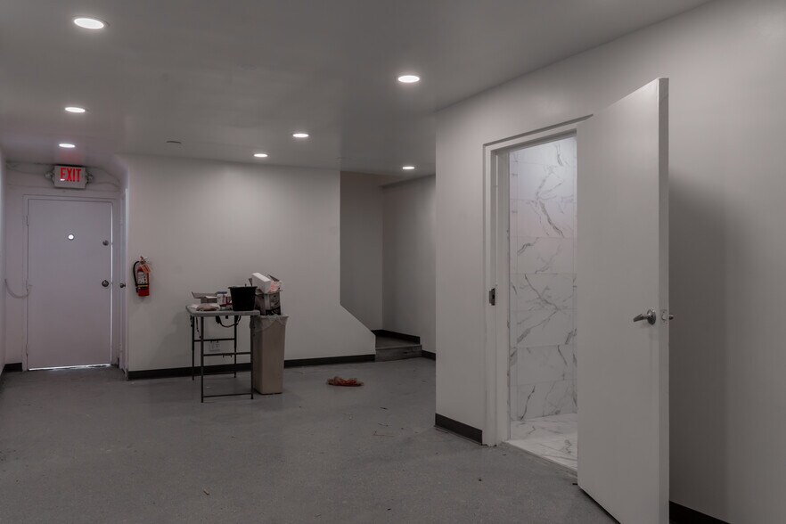 More Photos Of 4046 E Winslow Ave, Phoenix Warehouse For Lease