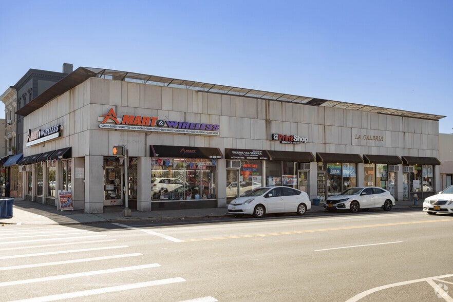 More Photos Of 280 Fulton Ave, Hempstead Storefront For Lease