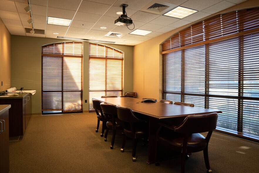 More Photos Of 602 Crescent Pl, Ridgeland Office For Lease