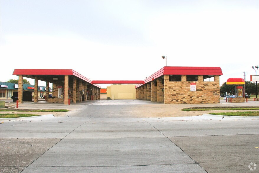 More Photos Of 2004 W Buckingham Rd, Garland Carwash For Sale