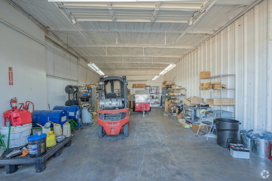 More Photos Of 2108 N Beach St, Haltom City Auto Repair For Sale