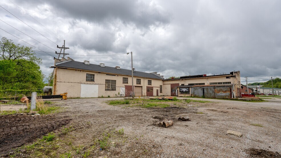 More Photos Of 120 Graham St, Zanesville Distribution For Lease