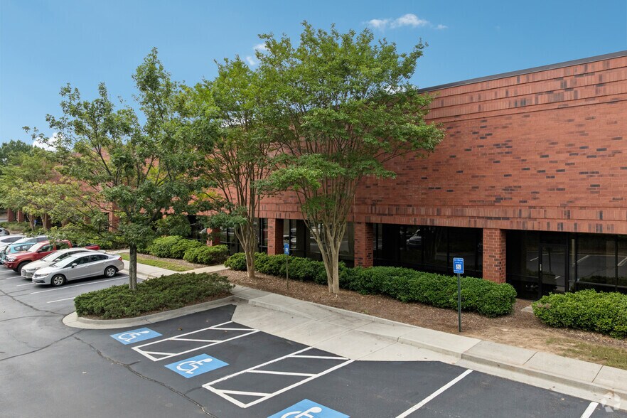 More Photos Of 305 Shawnee North Dr, Suwanee Unknown For Lease