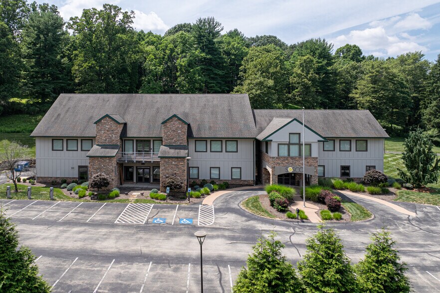 More Photos Of 220 Megawatt Ln, Greensburg Office For Sale