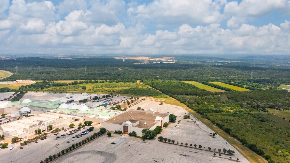 More Photos Of 6909 N Loop 1604 E, San Antonio Department Store For Sale