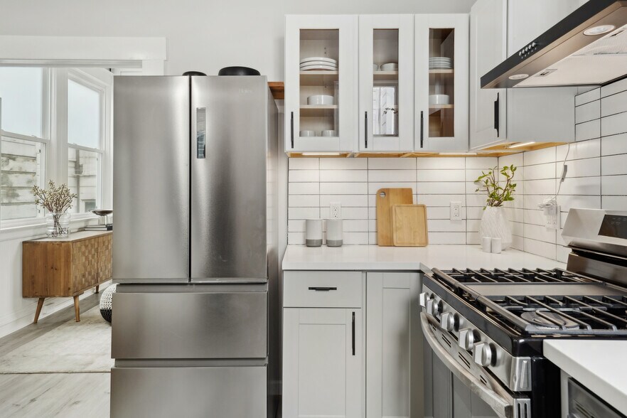 More Photos Of 17-19 Card Aly, San Francisco Apartments For Sale