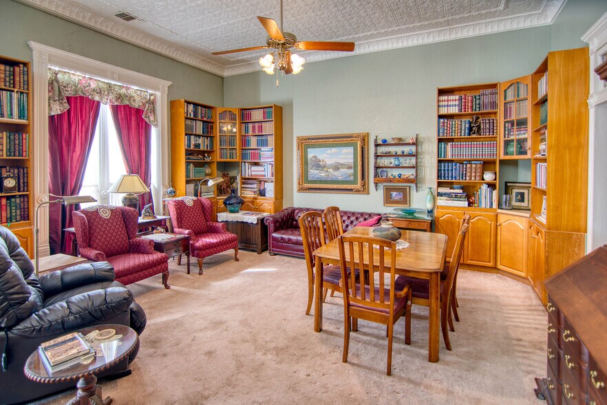 More Photos Of 226 Fort McKavitt St, Mason Hospitality For Sale