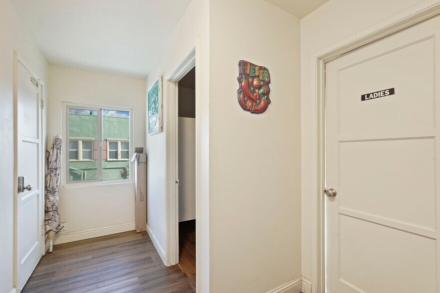 More Photos Of 14144 Market St, Walnut Grove Storefront For Sale