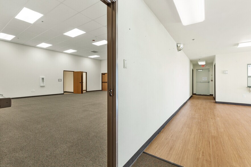 More Photos Of 26243 State Highway 51, Wagoner Medical For Sale