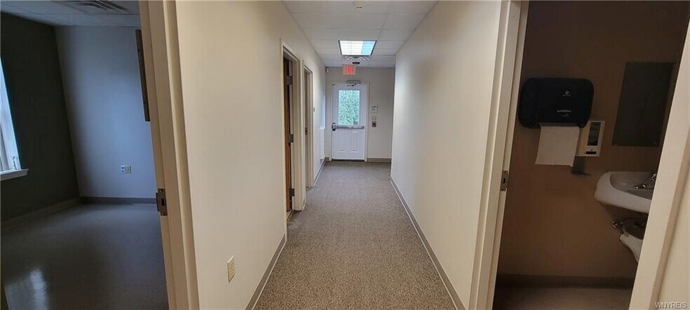 More Photos Of 5879 Snyder Dr, Lockport Medical For Sale