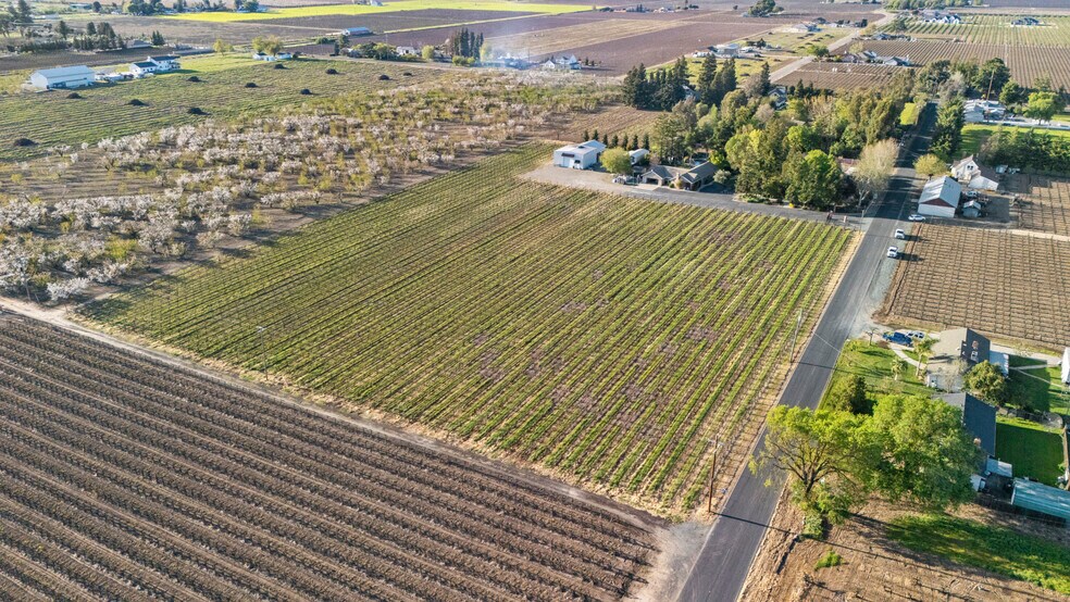 More Photos Of 13299 N Curry Ave, Lodi Specialty For Sale