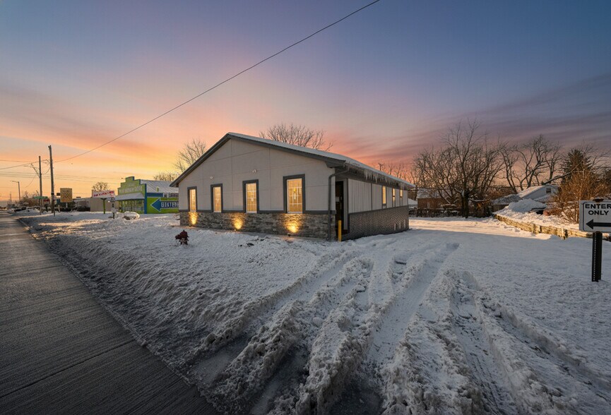 More Photos Of 1095 W Huron St, Waterford Medical For Lease