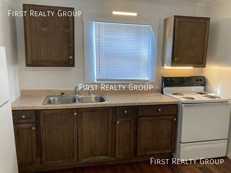 More Photos Of 2921 N Main St, Dayton Apartments For Sale