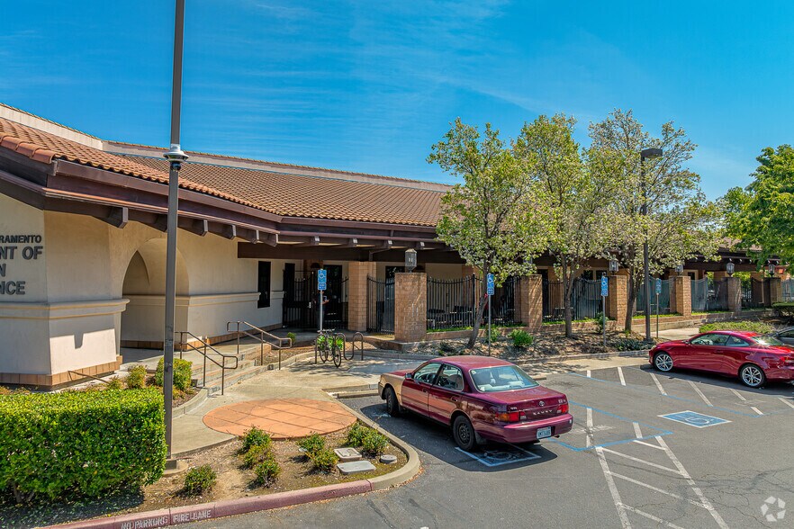 More Photos Of 2700 Fulton Ave, Sacramento Office For Sale