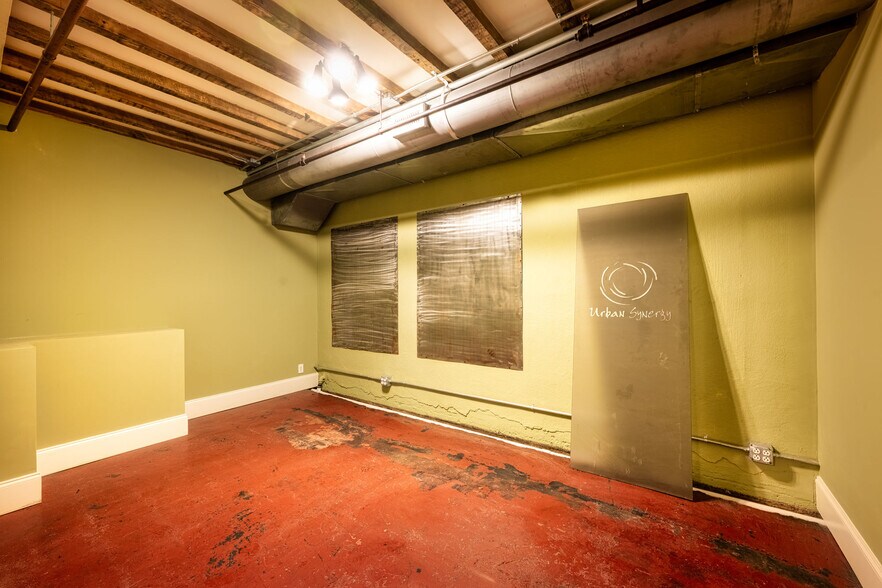More Photos Of 247 Broad St, Kingsport Loft Creative Space For Sale