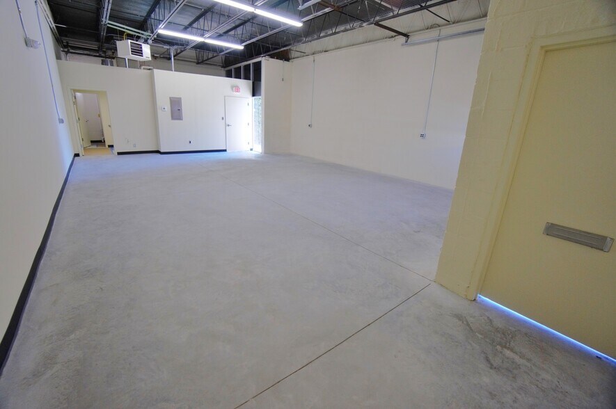 More Photos Of 1100-1146 Taft St, Rockville Warehouse For Lease