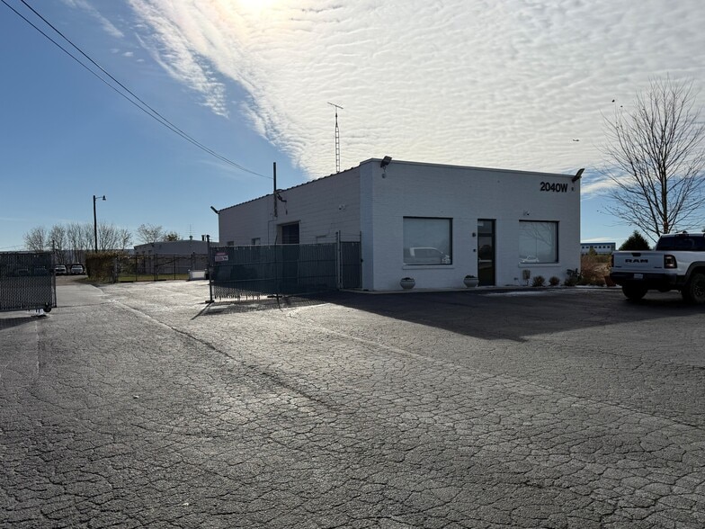 Primary Photo Of 2040 W Roosevelt Rd, West Chicago Warehouse For Sale