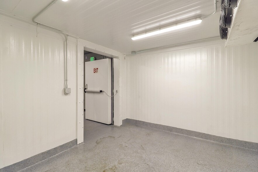 More Photos Of 1025 44th Ave, Oakland Warehouse For Sale