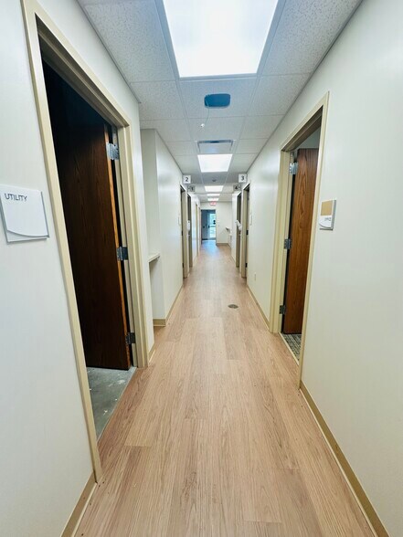 More Photos Of 206 W Main St, New London Medical For Lease