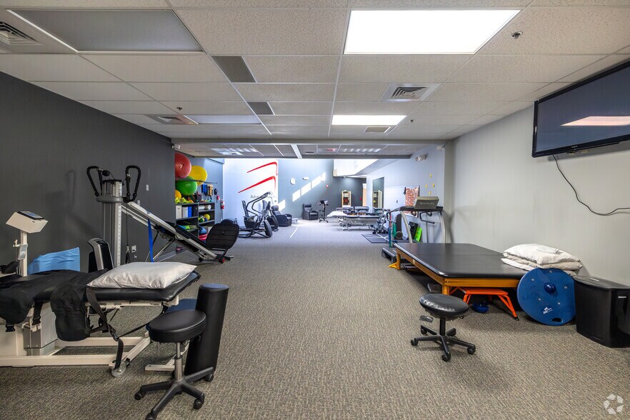 More Photos Of 7111 E 21st St, Wichita Medical For Sale