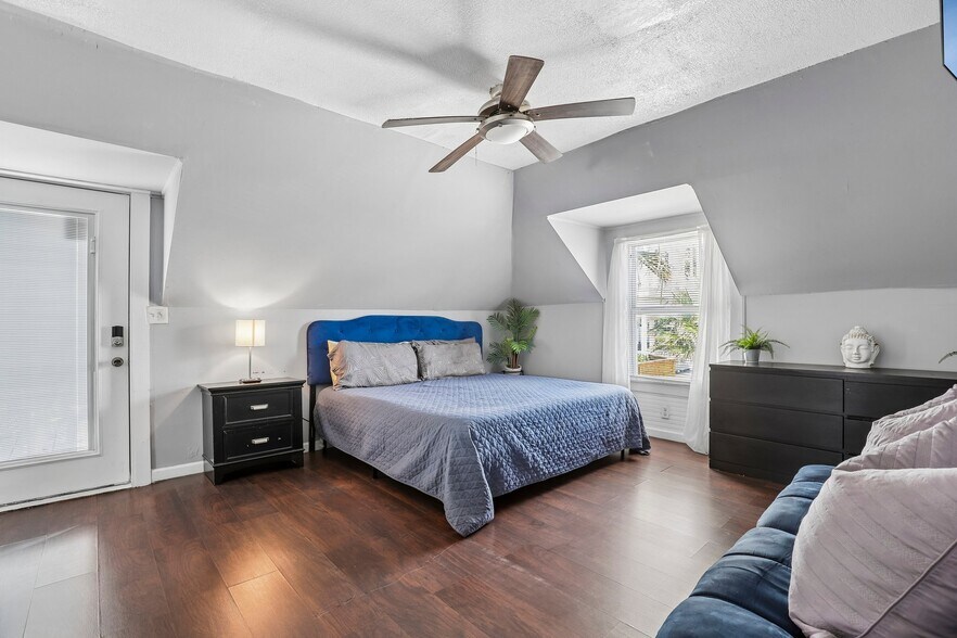 More Photos Of 421 Howard St, San Antonio Hospitality For Sale