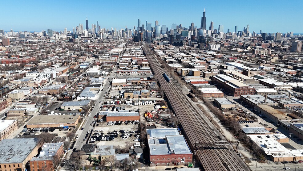More Photos Of 401 N Leavitt St, Chicago Manufacturing For Sale