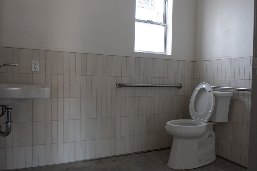 More Photos Of 55684 Twentynine Palms Hwy, Yucca Valley Freestanding For Lease