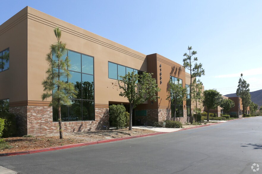 More Photos Of 41655 Date St, Murrieta Warehouse For Lease