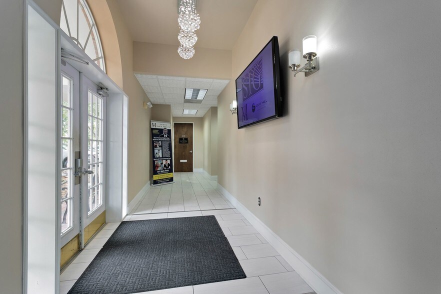More Photos Of 1920 Boothe Cir, Longwood Office For Lease