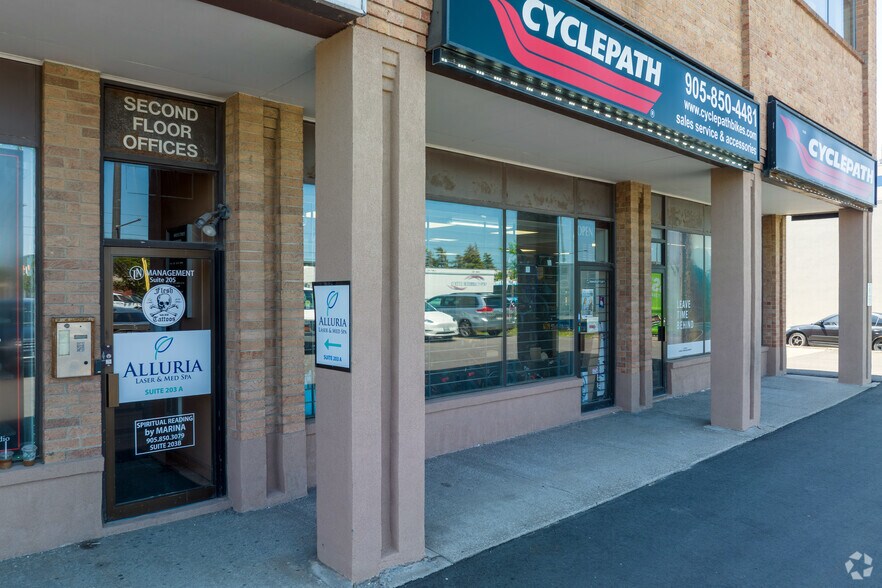 More Photos Of 90 Winges Rd, Vaughan Flex For Sale