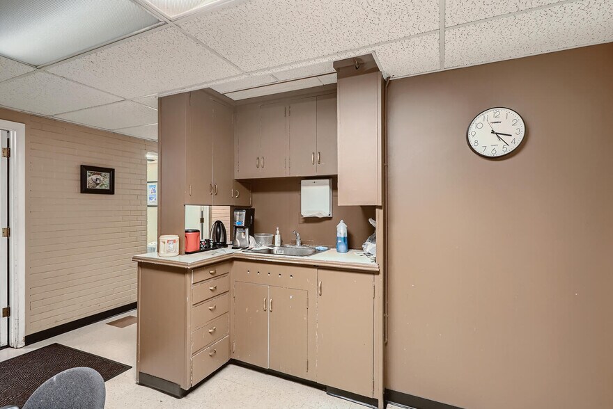 More Photos Of 5353 W Colfax Ave, Denver Office For Sale