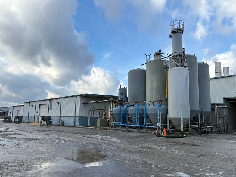 More Photos Of 2198 University Dr, Lemont Furnace Manufacturing For Sale