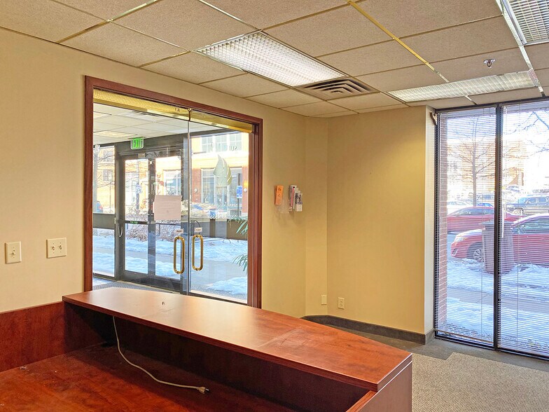 More Photos Of 300 E Main St, Lexington Office For Sale