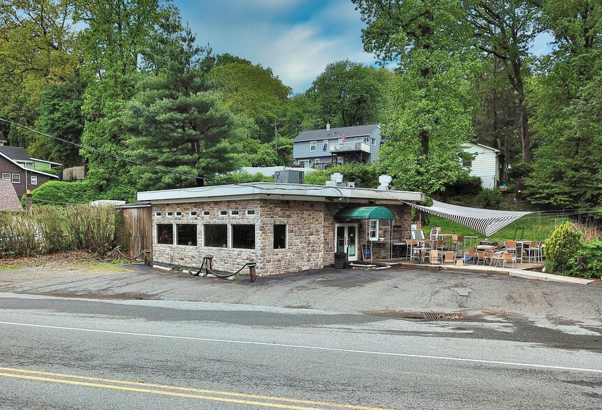 More Photos Of 120 Brady Rd, Lake Hopatcong Restaurant For Sale