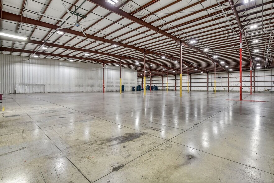 More Photos Of 1500 Dismuke Dr, Farmington Distribution For Sale