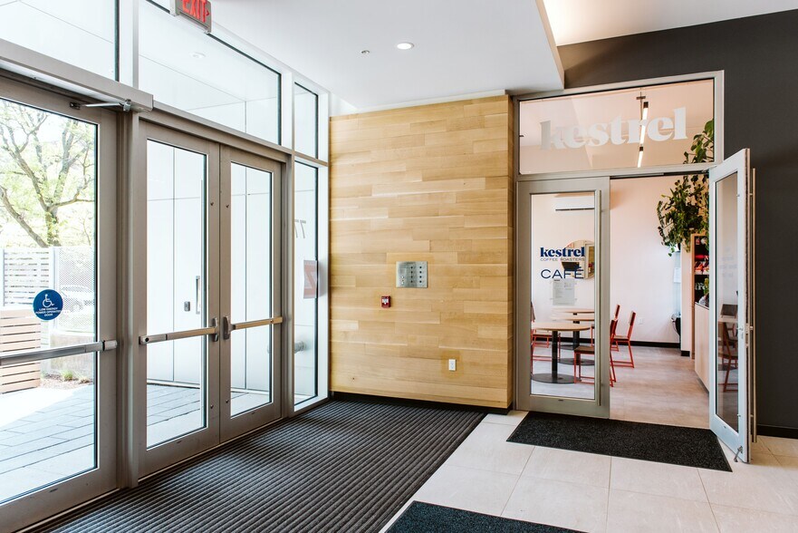 More Photos Of 77 Pine St, Burlington Apartments For Lease