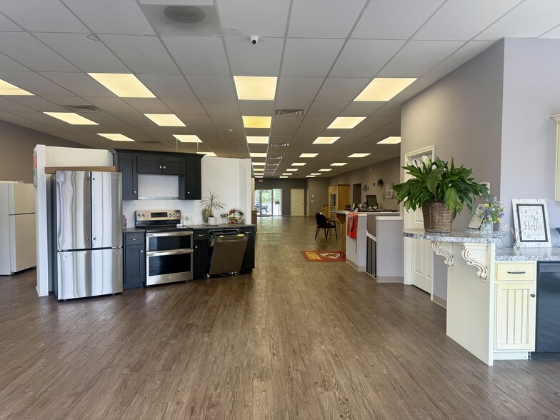 More Photos Of , Raytown General Retail For Sale