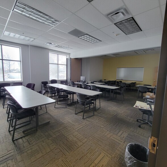 More Photos Of 20 Lawrence Bell Dr, Williamsville Medical For Lease