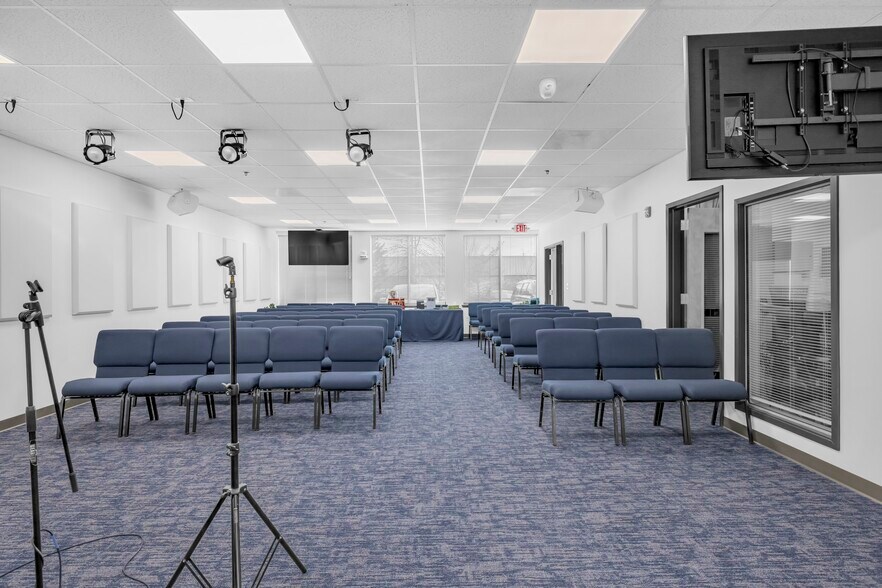 More Photos Of 459 Herndon Pky, Herndon Medical For Lease