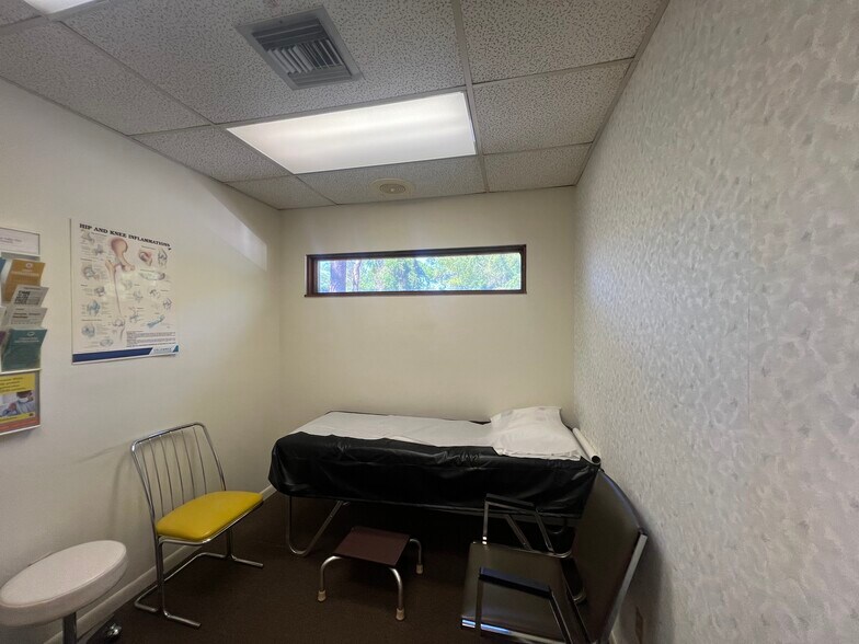 More Photos Of 2724 Park Dr, Clearwater Medical For Sale